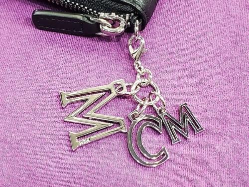 長財布のラウンドジップウォレット