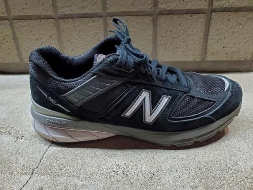 ローカットスニーカー