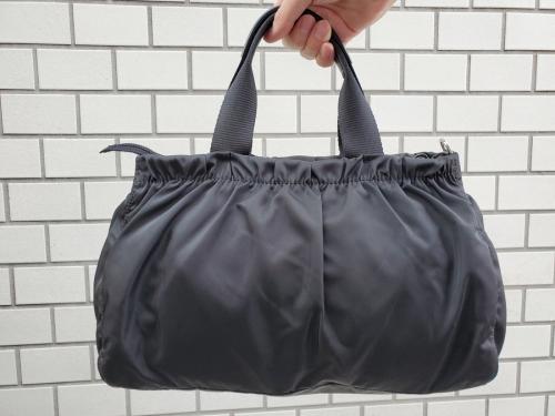 プラダのバッグ