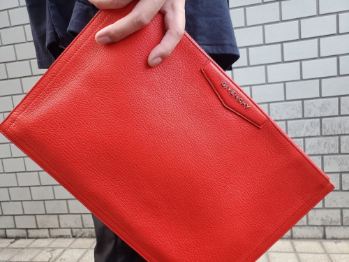 ラグジュアリーブランドのGIVENCHY