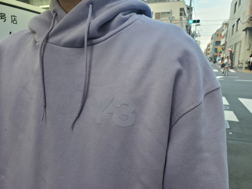 スポーツブランドのY-3