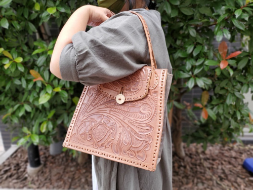 ナチュラルブランドのCarving Tribes