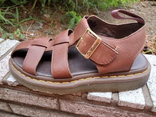 グルカサンダルのフィッシャーマンサンダル