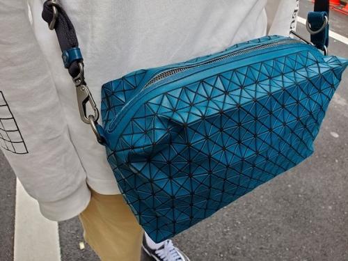 バオバオ イッセイミヤケのサドルバッグ