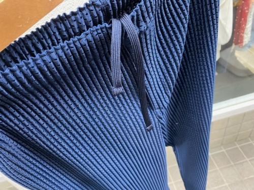 亀戸　古着屋のプリーツパンツ