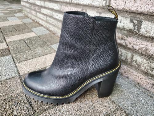 ドクターマーチンのマグダレナブーツ
