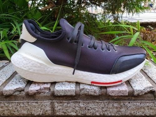 ultra boostのアディダス