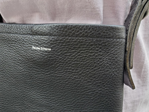 ナチュラルブランドのHender Scheme