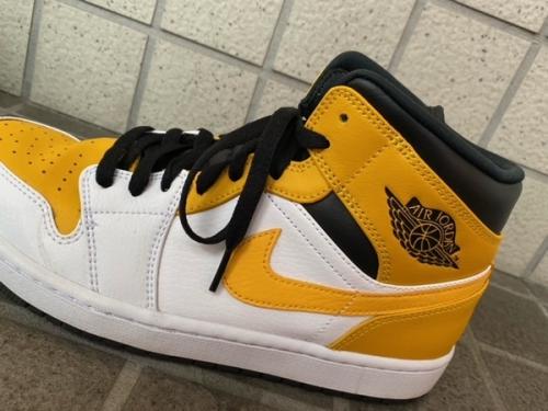 ナイキのハイカットスニーカー