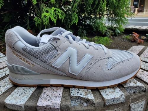 CM996CPSのローカットスニーカー