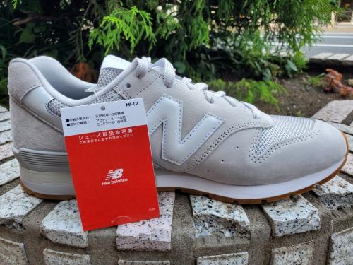 ローカットスニーカー