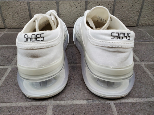 スニーカーのSHOES53045
