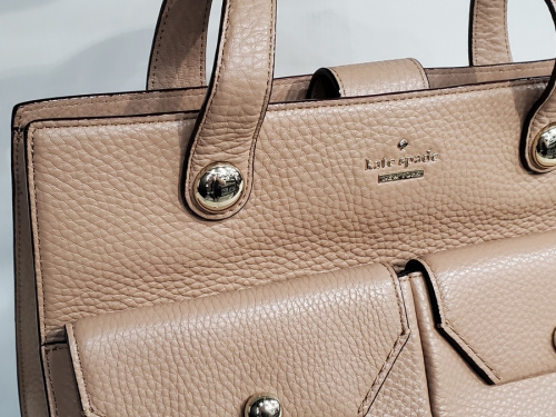 ラグジュアリーブランドのkate spade