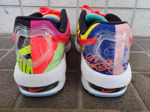ナイキのAIR MAX 2 LIGHT QS