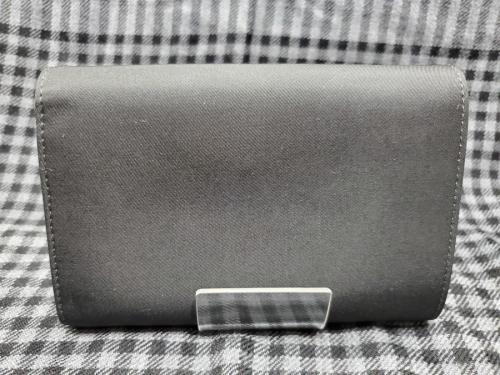 プラダの3つ折り財布