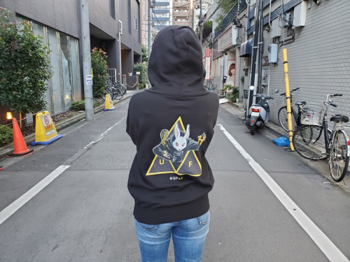 コラボ・別注アイテムのHUF