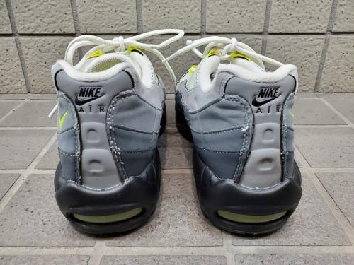 AIR MAXのCT1689-001