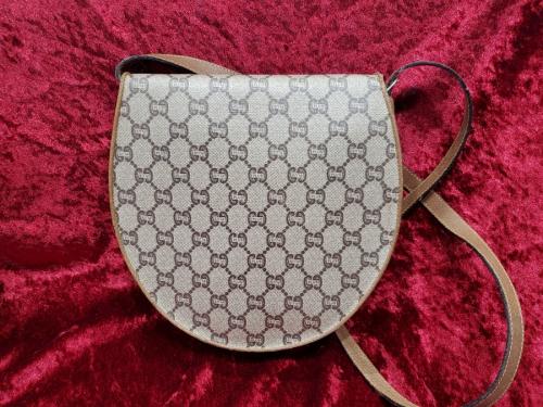 グッチプラスのショルダーバッグ