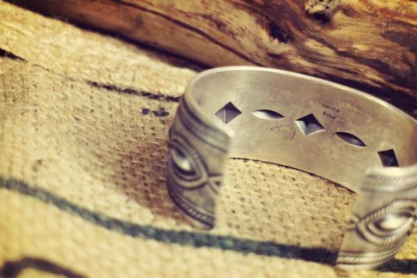 NAVAJO/ナバホのバングルが入荷しました！[2016.08.27発行]｜トレ