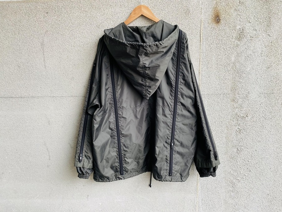 ファイナルホーム　多ジップ　SURVIVAL JACKET