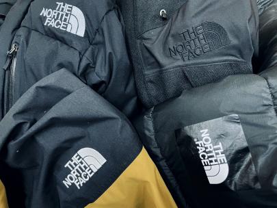 「アウトドアブランドのTHE NORTH FACE 」