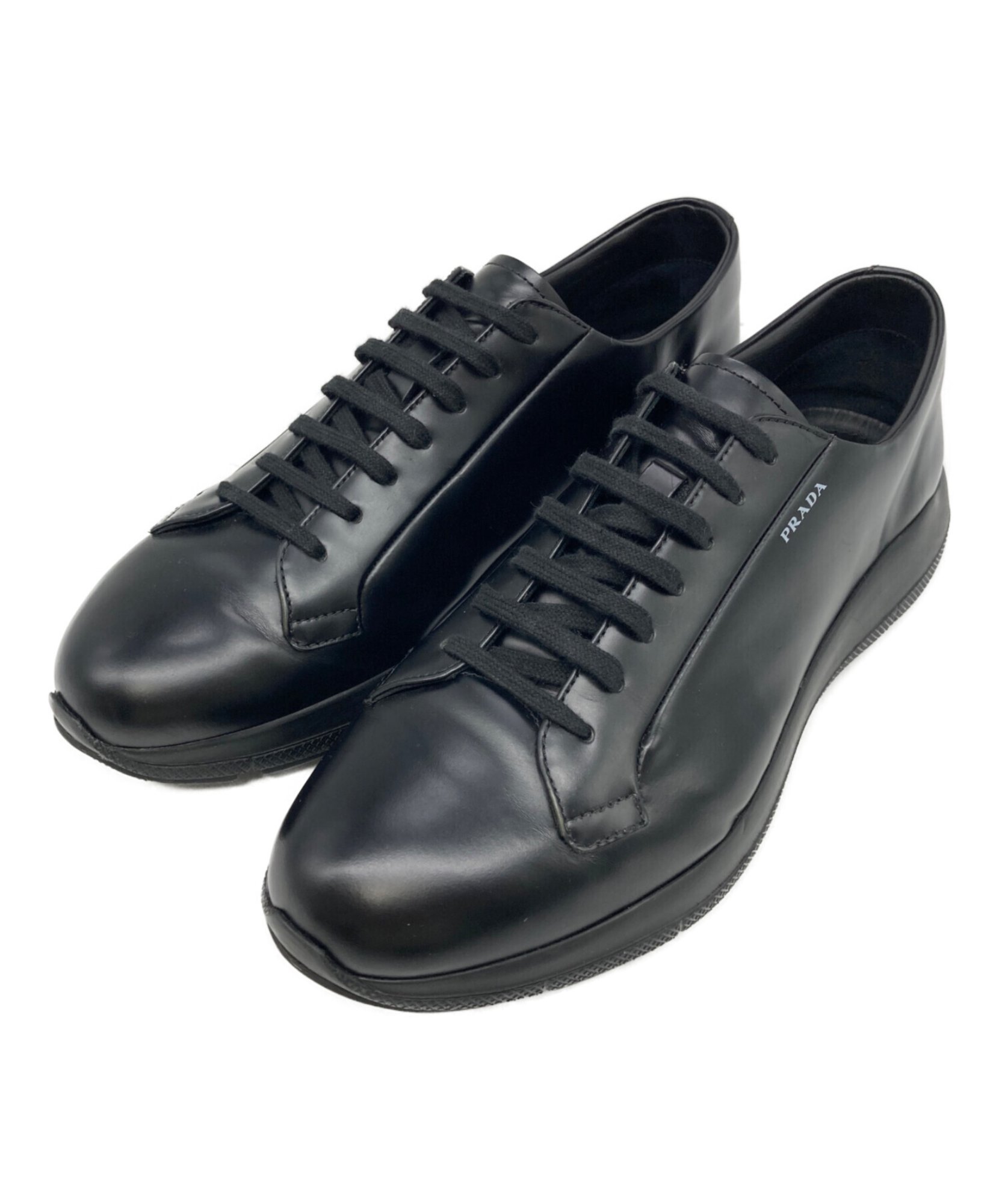 Prada 靴 PRADA / プラダ】ローカットスニーカー|足元から洗練される大人のため