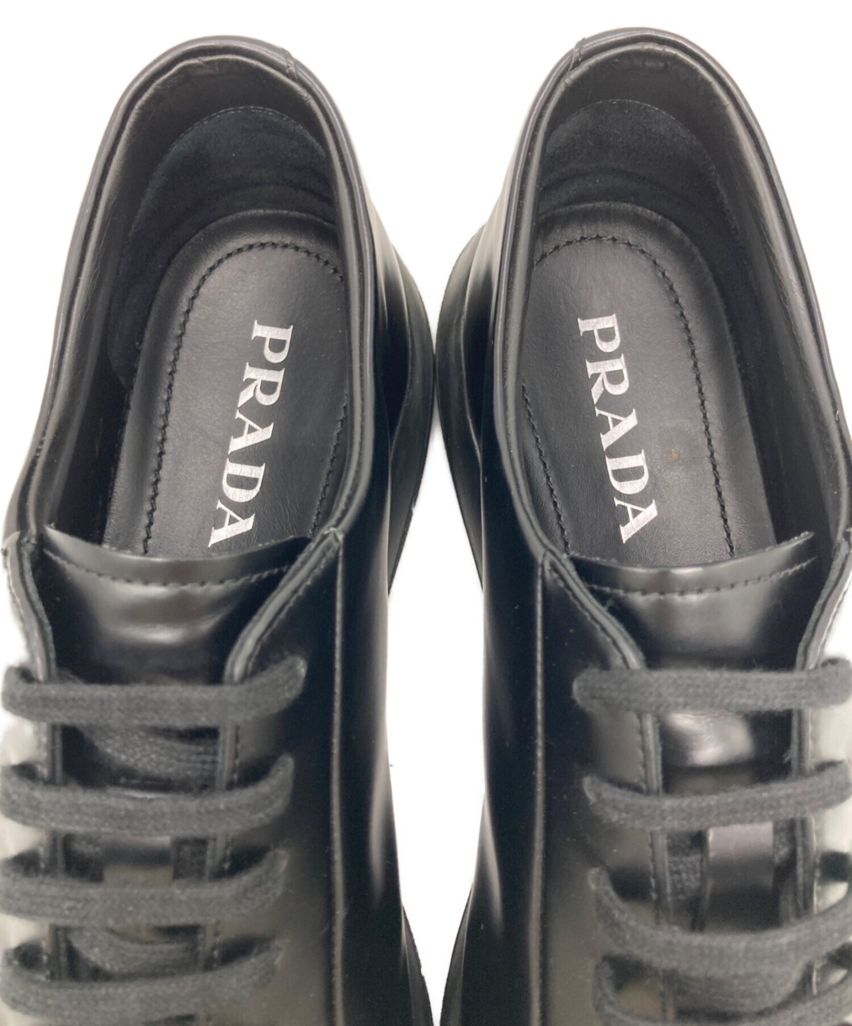 PRADA / プラダ】ローカットスニーカー|足元から洗練される大人のため