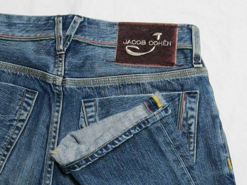 デニムパンツのヤコブコーエン