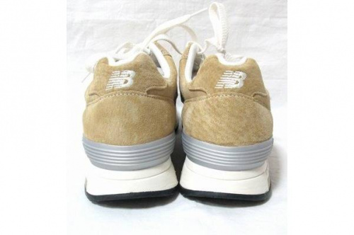 スニーカーのNEW BALANCE