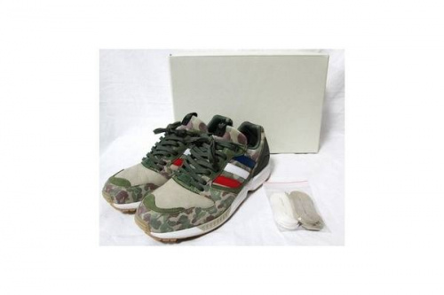 シューズ・バッグのスニーカー