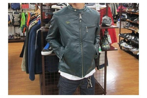 トップスのライダース