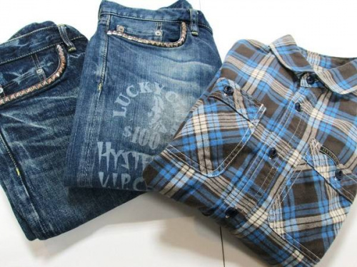 トップスの長袖シャツ