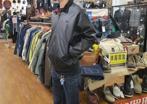 メンズのトップス