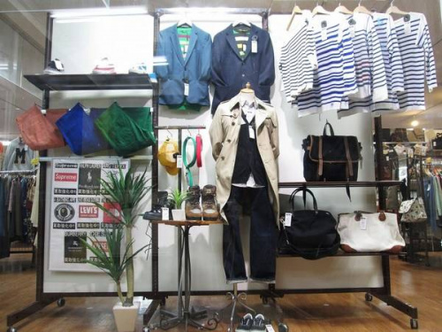 メンズのトップス