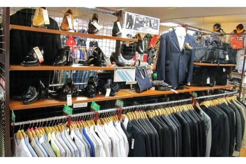 メンズのスーツ