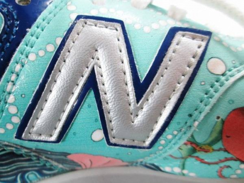 ニューバランスのツモリチサト