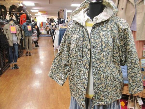 リバティーアートファブリックのスピックアンドスパン