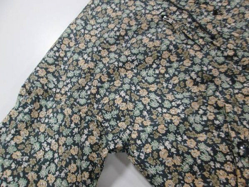 花柄のパーカー