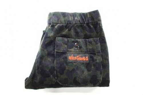 ボトムスのクロップドパンツ