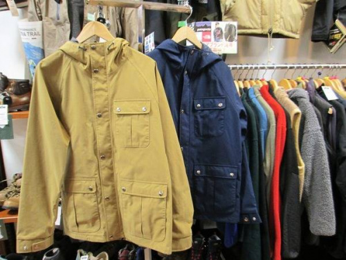 ジャケットのパーカー