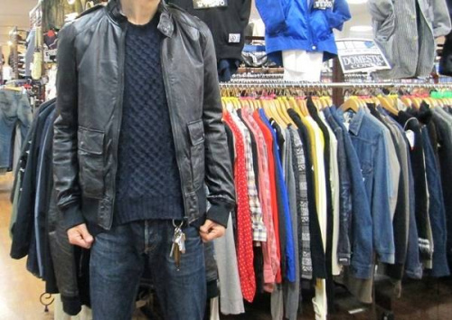 トップスのレザージャケット