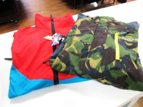 メンズのトップス