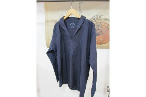 ジャケットのシャツ