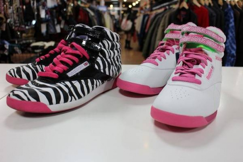 スニーカーのリーボック