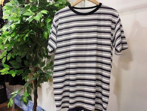 メンズのトップス