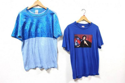 トップスのシュプリーム