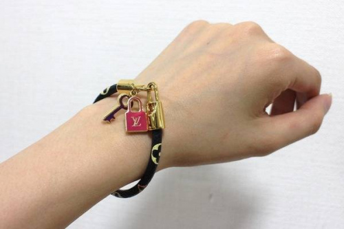 ブレスレットの古着