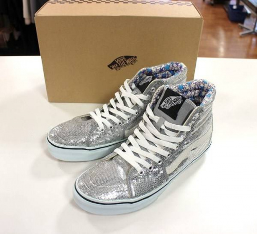 カミナンドのスニーカー