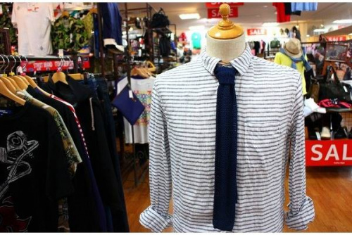 ニットタイの町田