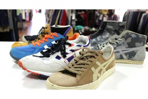 アシックスのメンズ